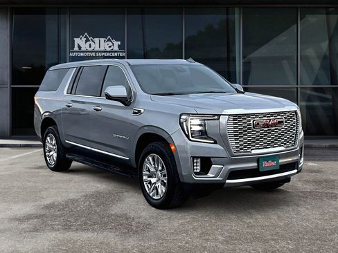Used 2024 GMC Yukon XL Denali image 11