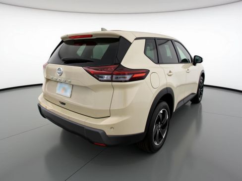 Used 2025 Nissan Rogue SV image 9