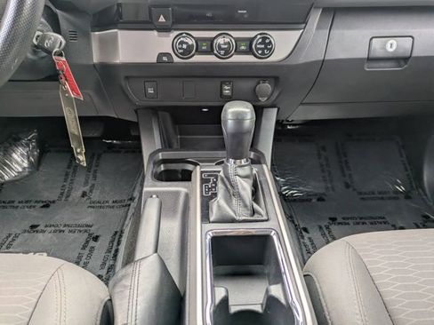 Used 2017 Toyota Tacoma SR5 w/ Tow Package RWD image 19