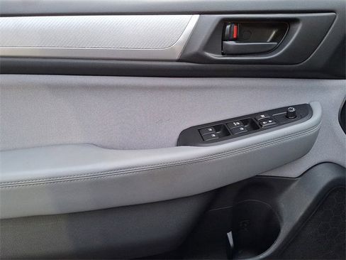 Used 2019 Subaru Outback 2.5i image 19