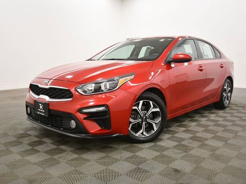 Certified 2019 Kia Forte LXS FWD image 2