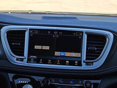 New 2026 Chrysler Pacifica Select image 16