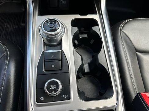 Used 2022 Ford Explorer XLT w/ Equipment Group 202A AWD/4WD image 37
