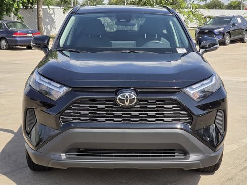 Used 2025 Toyota RAV4 XLE FWD image 3