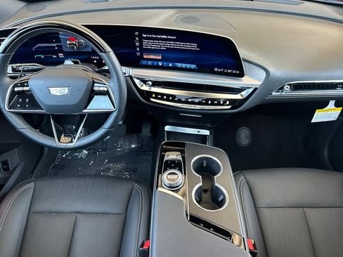 Used 2026 Cadillac Lyriq Luxury RWD image 16