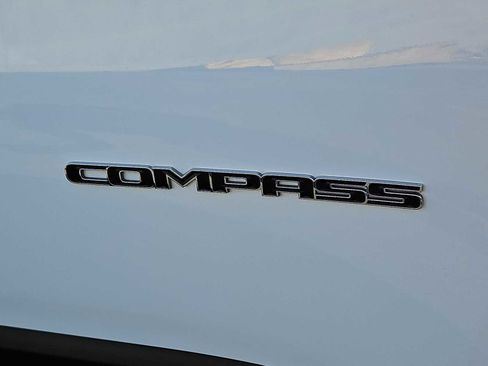 Used 2022 Jeep Compass Limited image 13