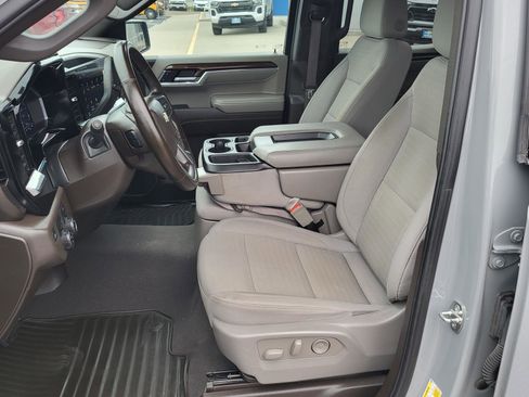 Used 2024 Chevrolet Silverado 1500 LT RWD image 16