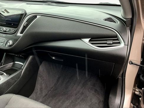 Used 2025 Chevrolet Malibu LT image 17