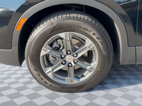 Certified 2025 Chevrolet Blazer LT FWD image 13