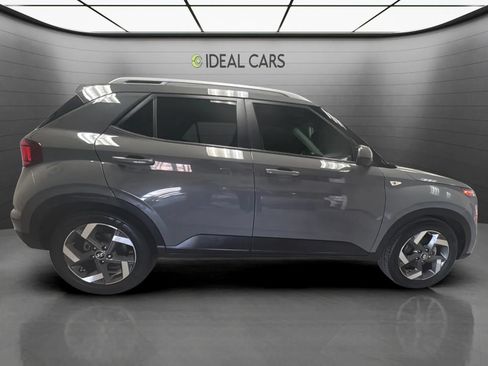 Used 2022 Hyundai Venue SEL w/ Cargo Package FWD image 4