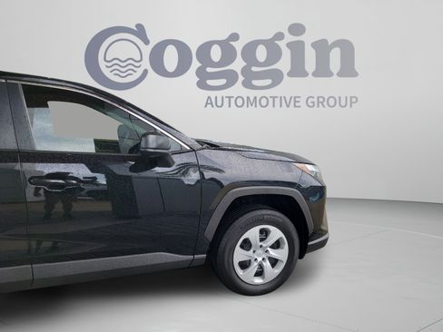 Used 2025 Toyota RAV4 LE FWD image 34