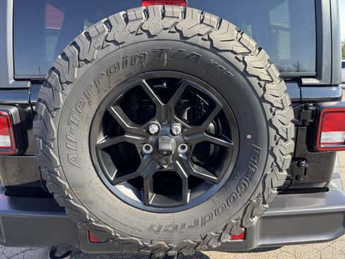 Used 2024 Jeep Wrangler Unlimited Sport image 8