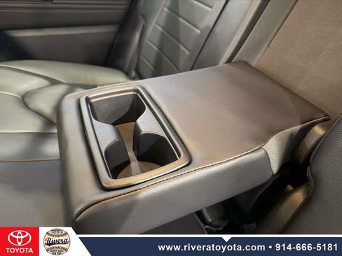 Certified 2024 Toyota Highlander XLE AWD/4WD image 17