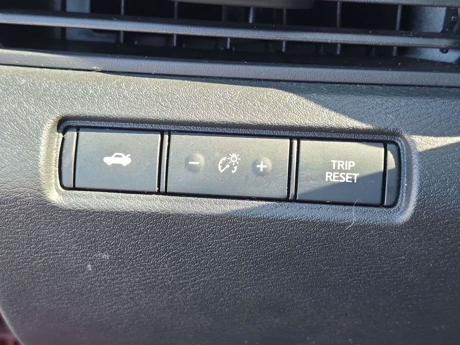 Used 2021 Nissan Altima 2.5 SR FWD image 9