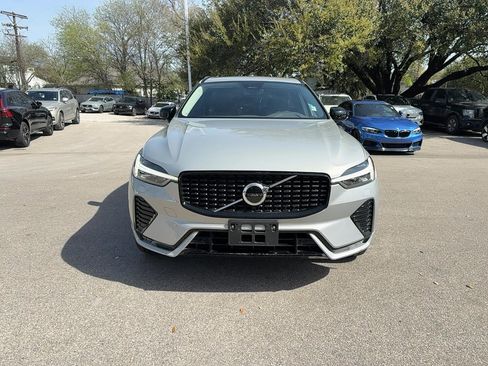 Used 2025 Volvo XC60 B5 Core image 8