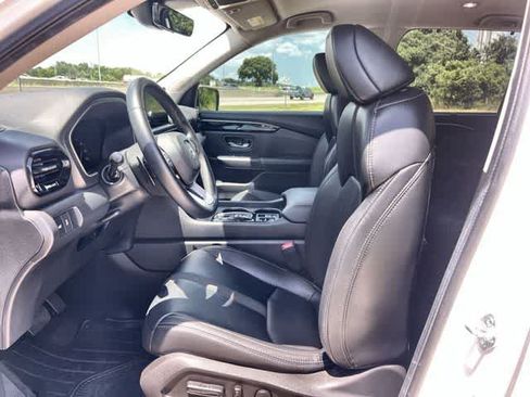 Certified 2025 Honda Pilot EX-L image 11