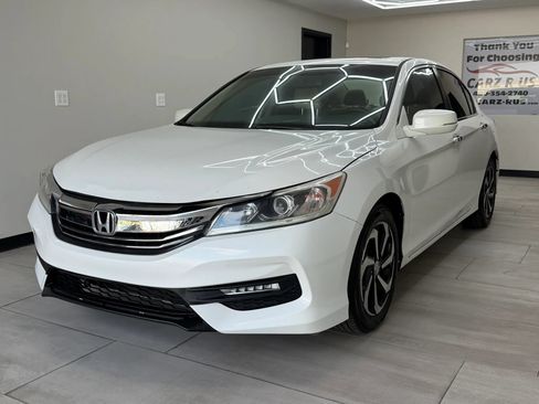 Used 2017 Honda Accord EX image 1