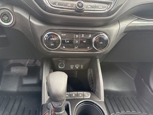 Used 2021 Chevrolet TrailBlazer LT w/ Convenience Package image 29