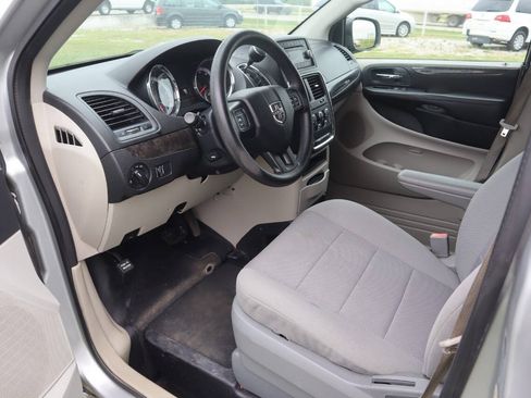 Used 2011 Dodge Grand Caravan Mainstreet w/ PWR Convenience Group FWD image 30