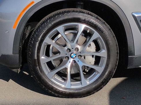 Used 2024 BMW X5 xDrive40i w/ Parking Assistance Package image 13