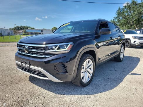 Used 2023 Volkswagen Atlas Cross Sport SE image 4