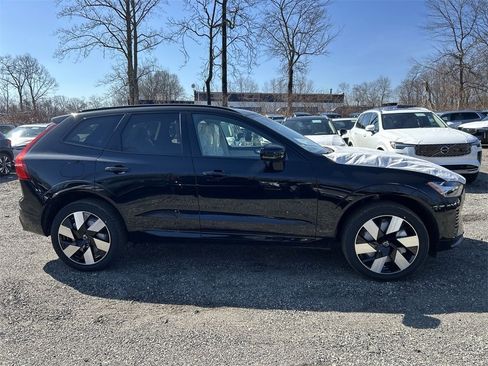 New 2025 Volvo XC60 T8 Plus w/ Climate Package image 9