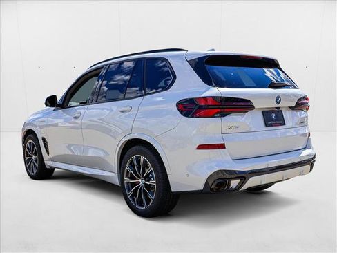 Used 2026 BMW X5 xDrive50e w/ M Sport Package AWD/4WD image 7
