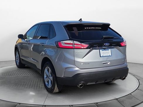 Used 2020 Ford Edge SE image 3