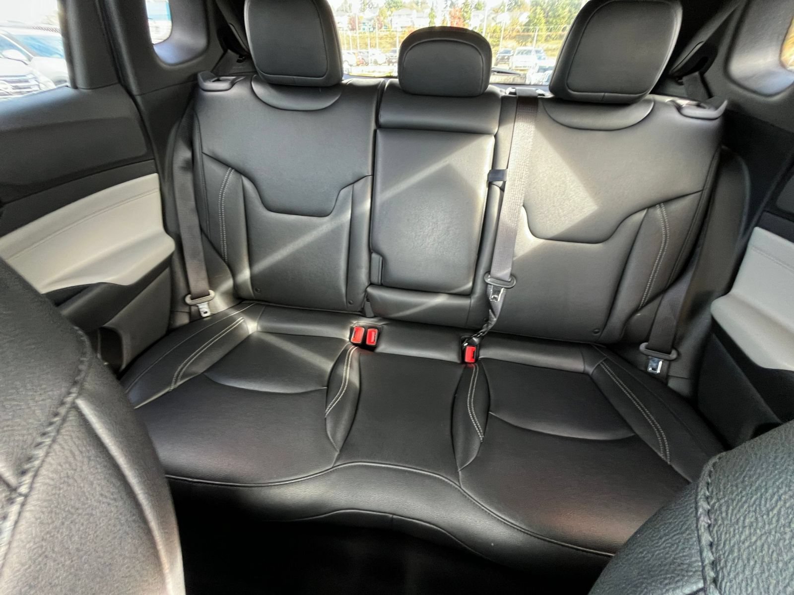 Used 2025 Jeep Compass Limited AWD/4WD image 38