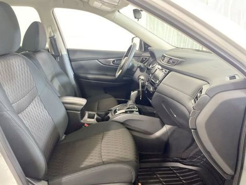 Used 2019 Nissan Rogue S image 35