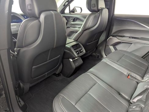 Used 2024 Cadillac Lyriq Sport image 32