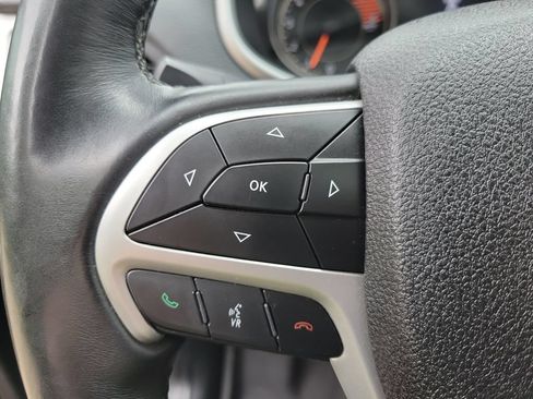 Used 2018 Jeep Cherokee Trailhawk AWD/4WD image 24