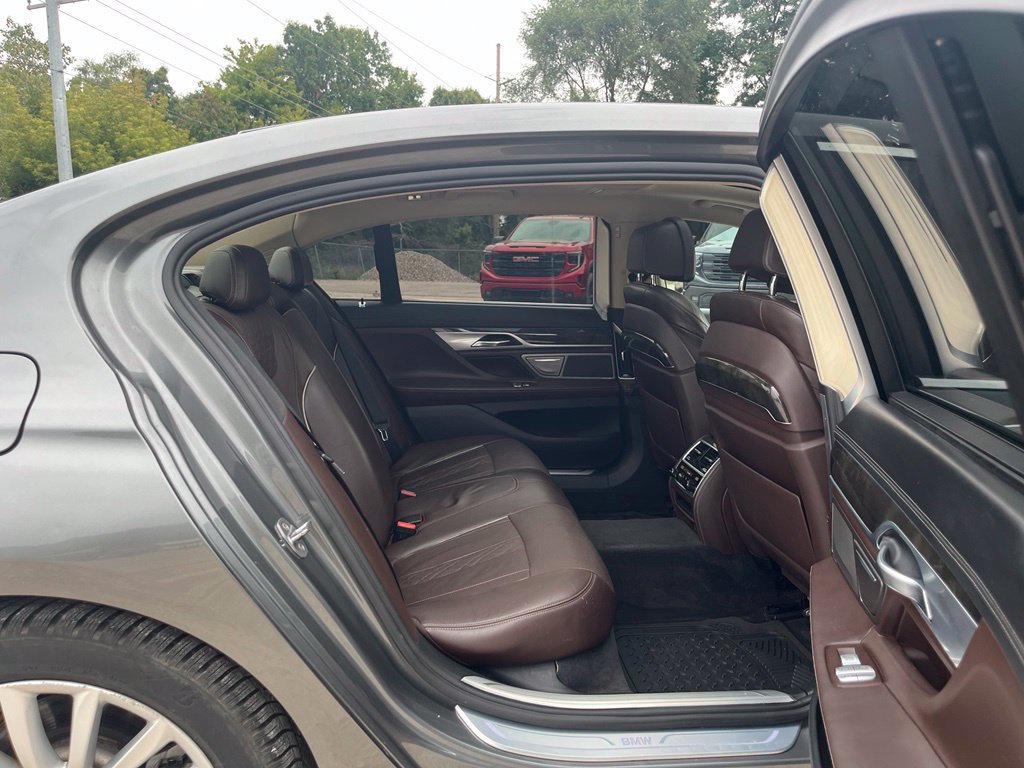 Used 2016 BMW 740i RWD image 30
