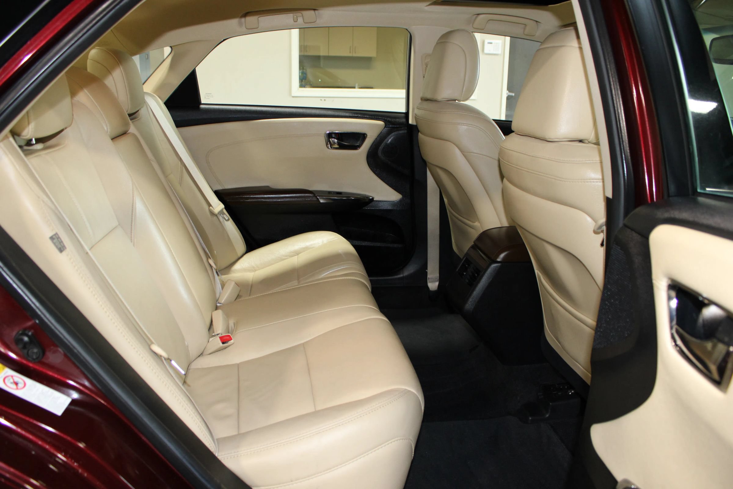 Used 2014 Toyota Avalon XLE Touring FWD image 32