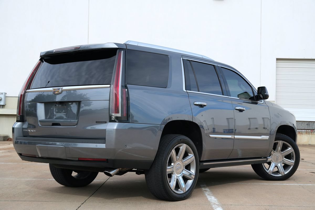 Used 2019 Cadillac Escalade Premium Luxury AWD/4WD image 3