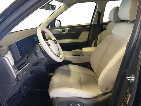 Used 2025 Hyundai Santa Fe SEL FWD image 9