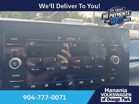 Used 2025 Volkswagen Taos SE FWD image 11