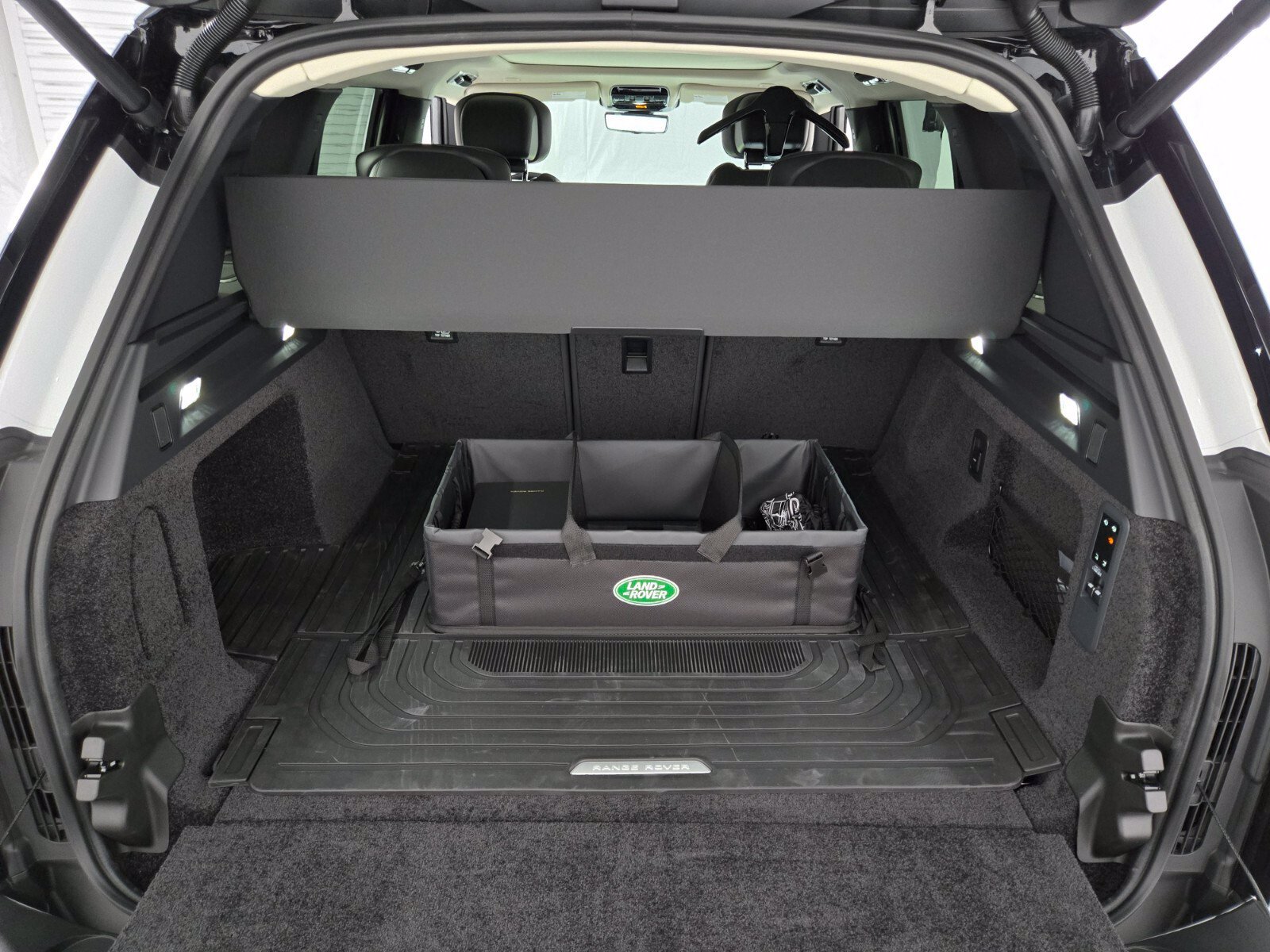 New 2026 Land Rover Range Rover Autobiography AWD/4WD image 15