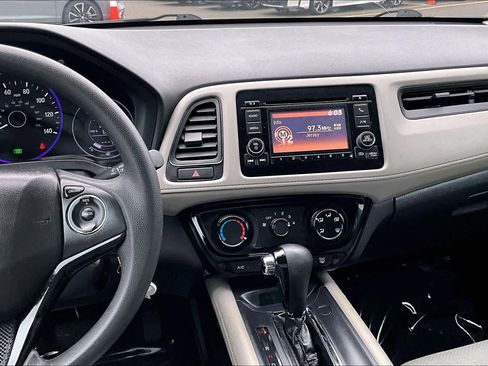 Used 2021 Honda HR-V LX image 7