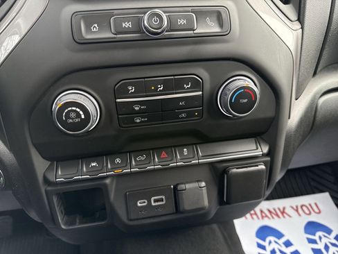 Used 2022 Chevrolet Silverado 1500 Custom image 19