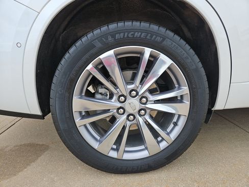 Used 2023 Cadillac XT6 Premium Luxury w/ Platinum Package AWD/4WD image 5