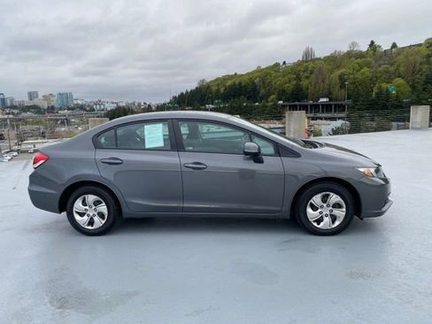 Used 2013 Honda Civic LX image 2
