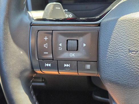 Used 2025 Nissan Rogue SL w/ Tech Package AWD/4WD image 32