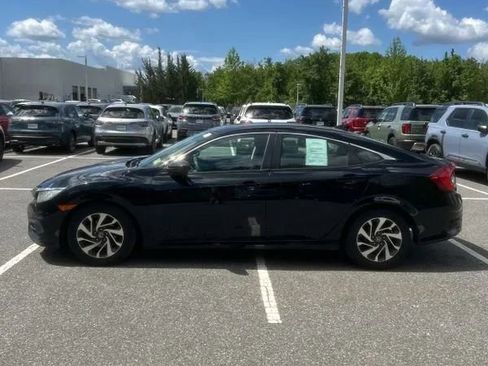 Used 2017 Honda Civic EX image 3