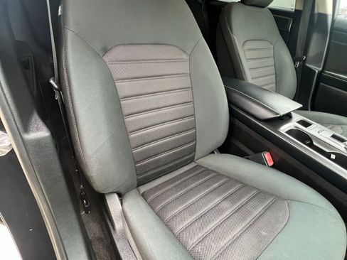 Used 2020 Ford Fusion SE image 18