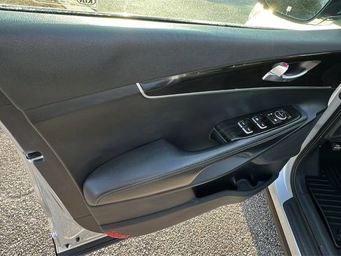 Used 2019 Kia Sorento L image 11