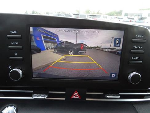 Used 2023 Hyundai Elantra SEL image 25