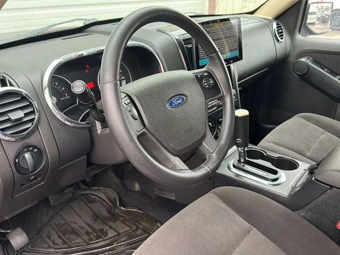 Used 2010 Ford Explorer XLT image 6