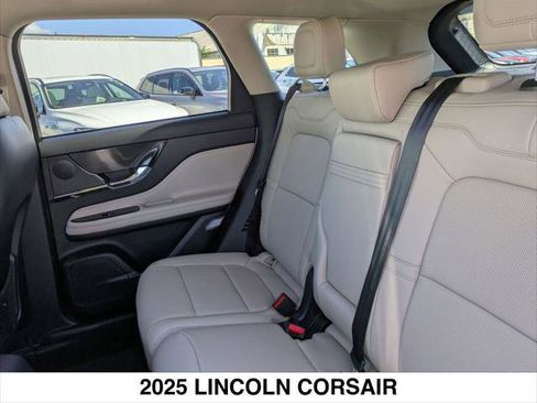 New 2025 Lincoln Corsair Reserve image 13