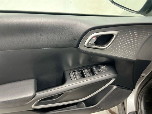 Used 2023 Kia Soul S image 21